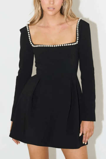 Anneli™ - Samtkleid mit verziertem Ausschnitt
