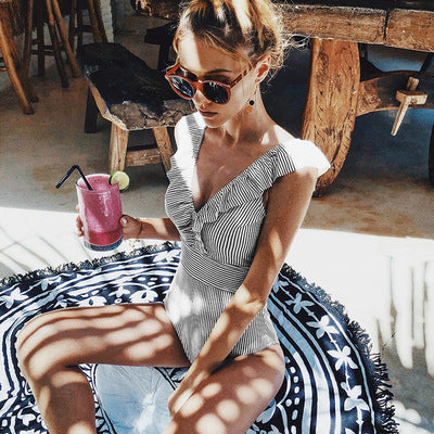 Joy™ - Buntes Spitzen-Bikini mit V-Ausschnitt für einen stilvollen Sommer-Look