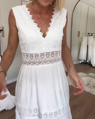 Luna™ - Romantisches Kleid mit V-Ausschnitt und Spitzendetails