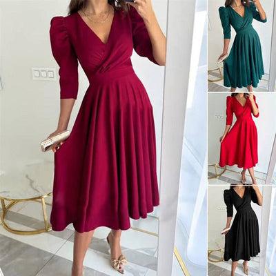 Tülay™ - Plissiertes Midikleid mit V-Ausschnitt