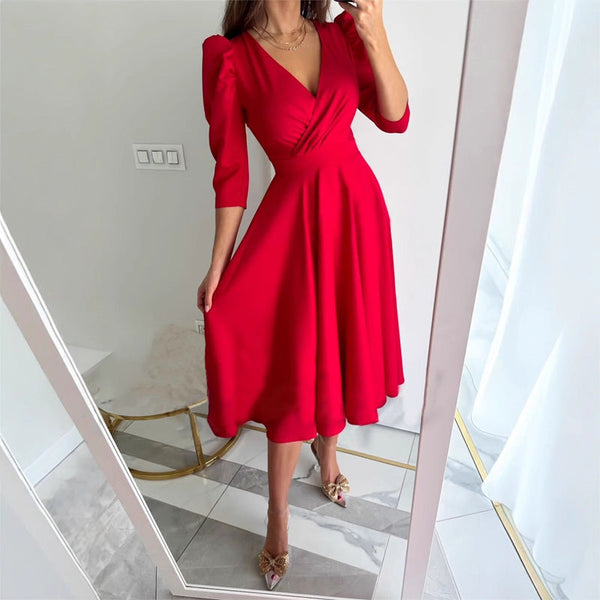 Tülay™ - Plissiertes Midikleid mit V-Ausschnitt