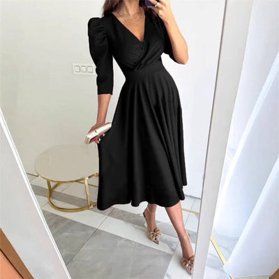 Tülay™ - Plissiertes Midikleid mit V-Ausschnitt