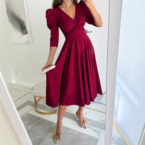 Tülay™ - Plissiertes Midikleid mit V-Ausschnitt