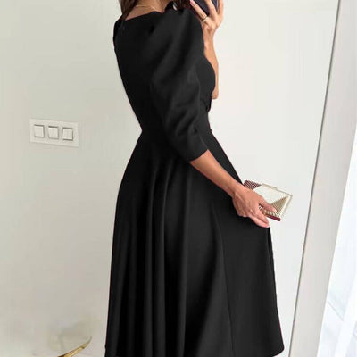 Tülay™ - Plissiertes Midikleid mit V-Ausschnitt