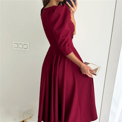 Tülay™ - Plissiertes Midikleid mit V-Ausschnitt